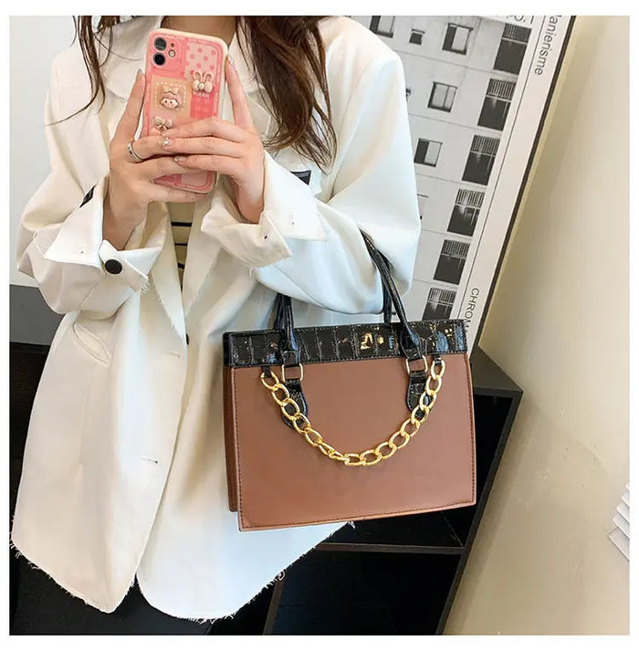 Chain Decor Tote Handbags fashionnsio