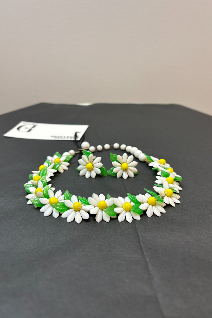 Daisy Necklace & Earring Set image 1