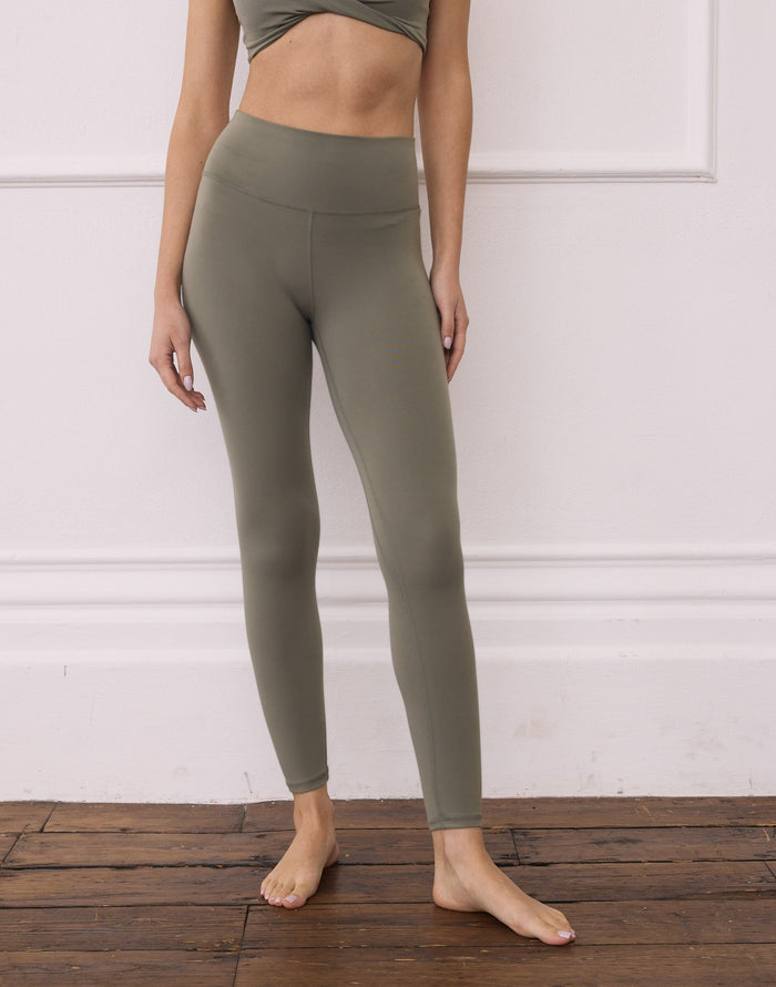 Day Kind 7/8 Legging in Olive