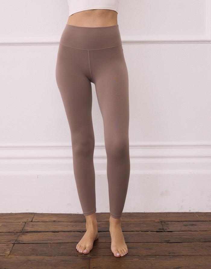 Day Kind 7/8 Legging in Pebble