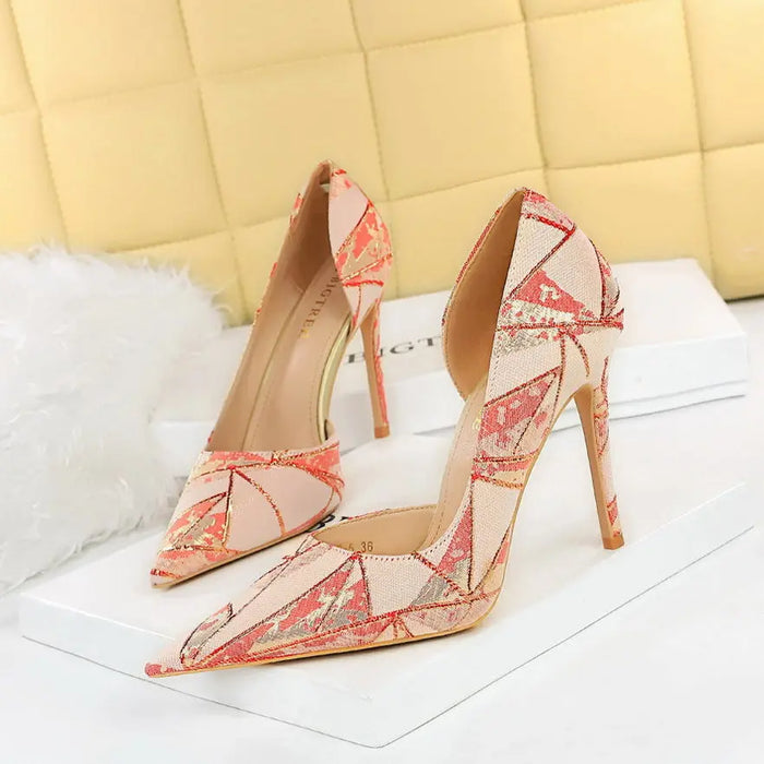 Graffiti Pointed Heels fashionnsio