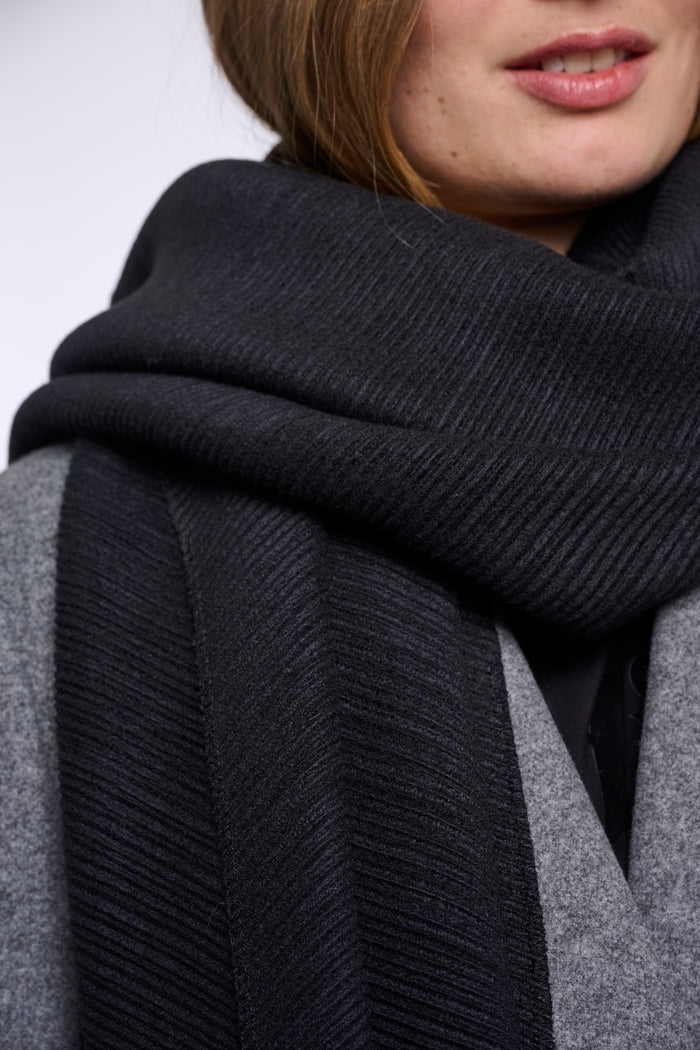Ivie Scarf Black
