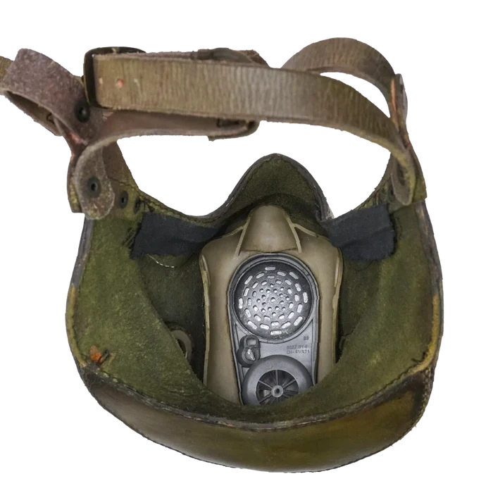 Modifed M-10M Gas Mask Film Prop - Film Production Used - Collectables & Rarities