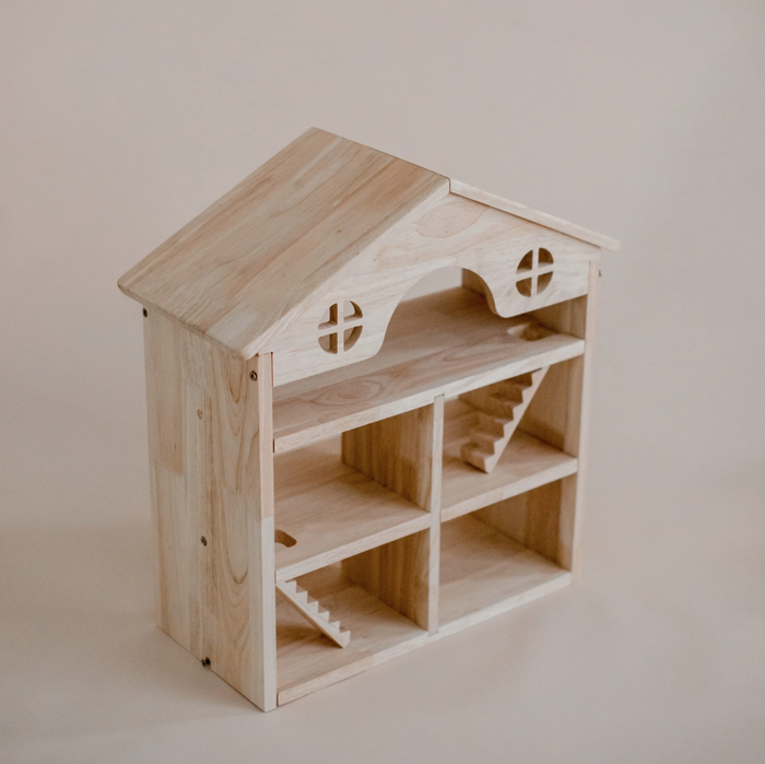 Qtoys Classic Wooden Dollhouse