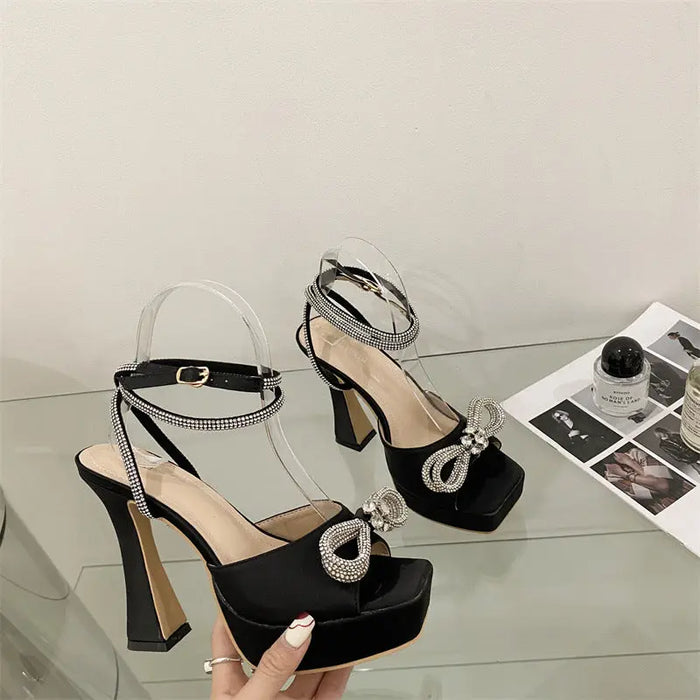 Black / 35