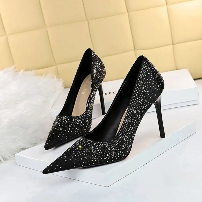 Sparkling Crystal Satin Pointed Heels fashionnsio