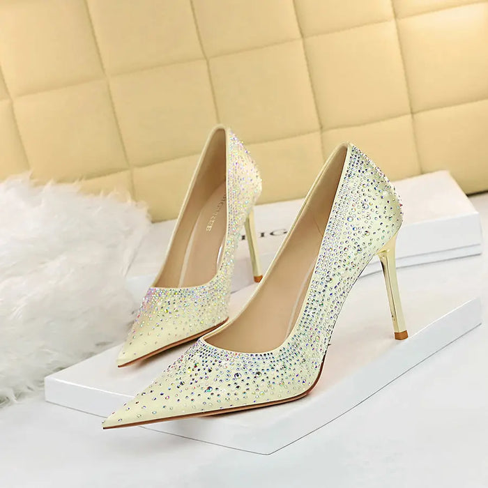 Sparkling Crystal Satin Pointed Heels fashionnsio