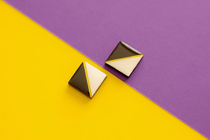 Tetra Stud Earrings Black and White
