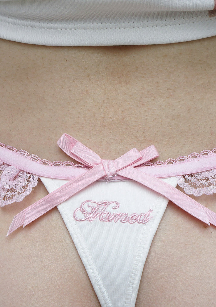 TRINKET MOTIF THONG WHITE