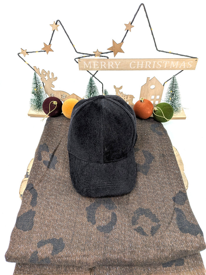 Velvet Luxe Gift Set – Black Cap & Brown Animal Print Scarf