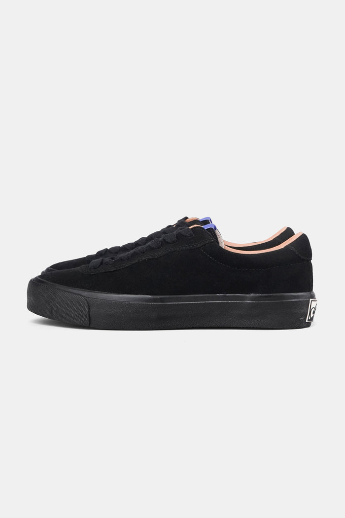 VM001-SUEDE LO Black x Black / Last Resort AB