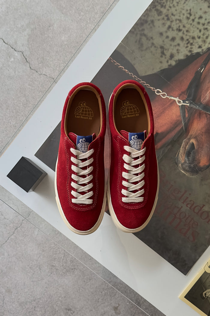 VM001-SUEDE LO Old Red x White / Last Resort AB