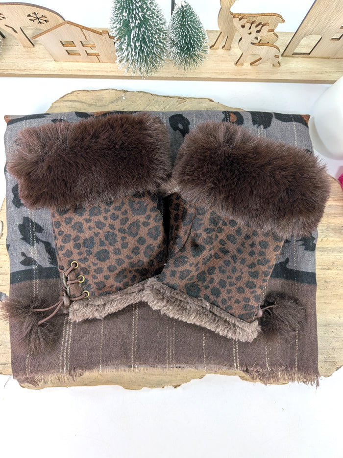 Wild Harmony Gift Set – Animal Print Scarf & Faux Fur Trim Fingerless Gloves
